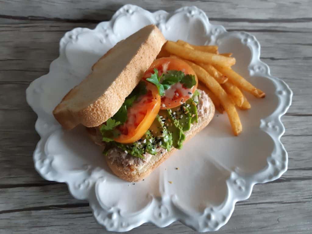 avocado tuna sandwich